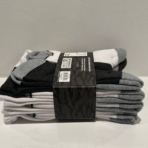 NWT Ecko UNLTD World Famous Rhino Brand Men’s 8 Pairs 1/2 Cushion Crew Socks.